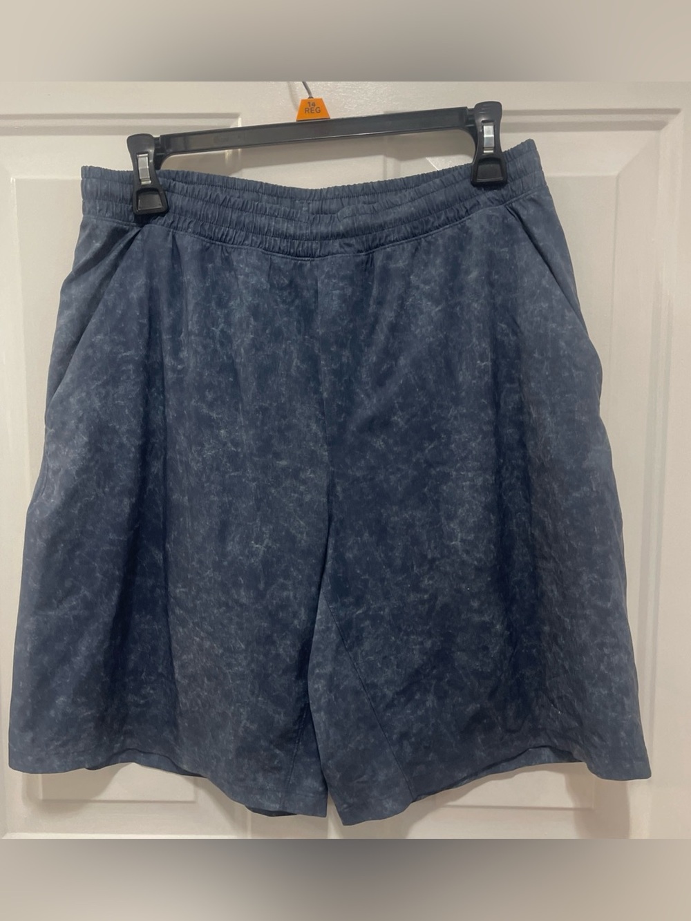 Lululemon Short 9” Lined  Blue Mens Sz Large  Sports Summer